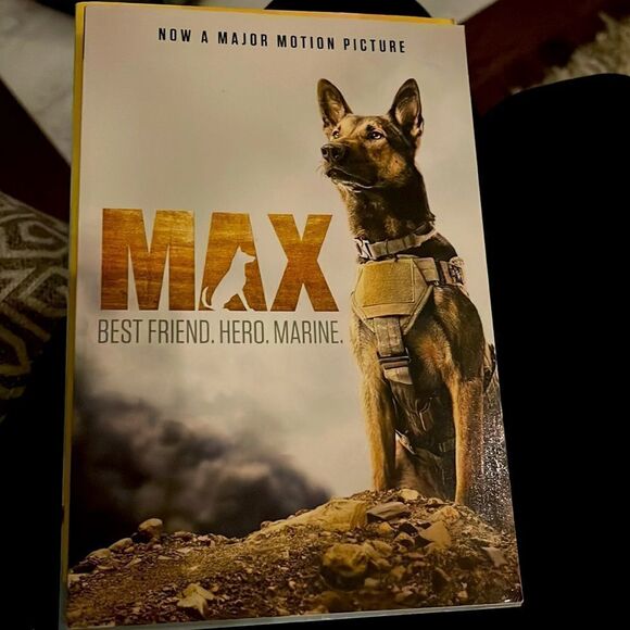 Bundle of 3 Books. Grades 3-6 Dog Themed Books.🐶🐾🐶 - Picture 2 of 7